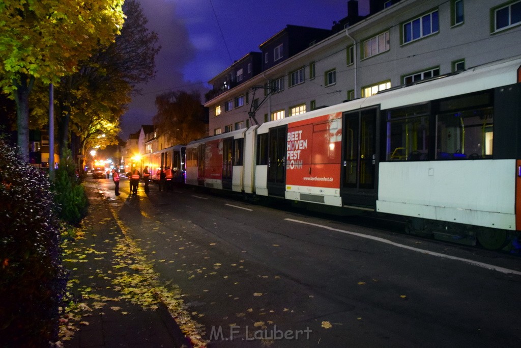 KVB Bahn Bremsen heissgelaufen Koeln Lindenthal Luxemburgerstr Neuenhoeferallee P26.JPG - Miklos Laubert